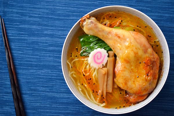 2-tokyo-spicy-chicken-leg-shio-ramen